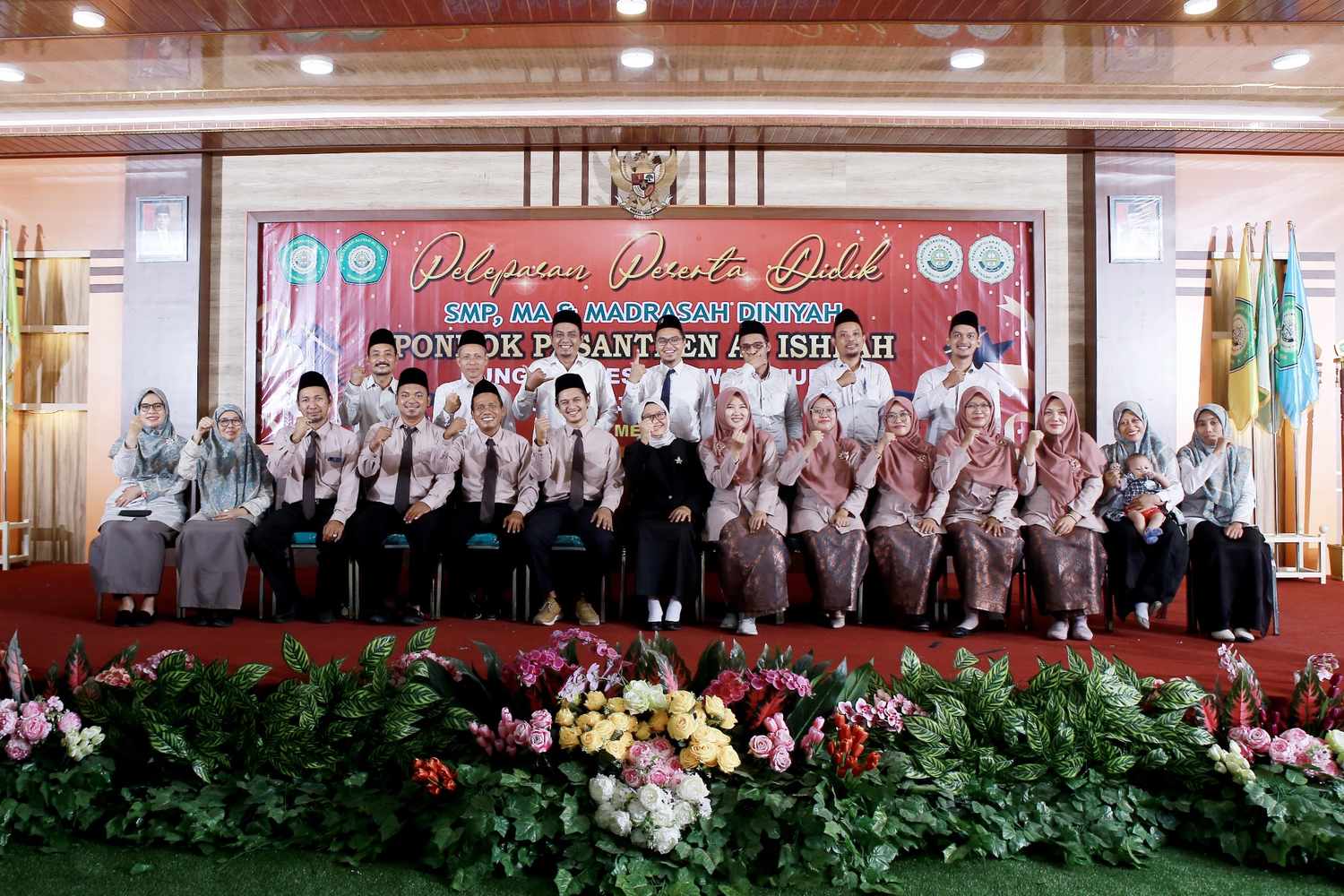 Foto dewan guru MA Al-Ishlah 2023/2024