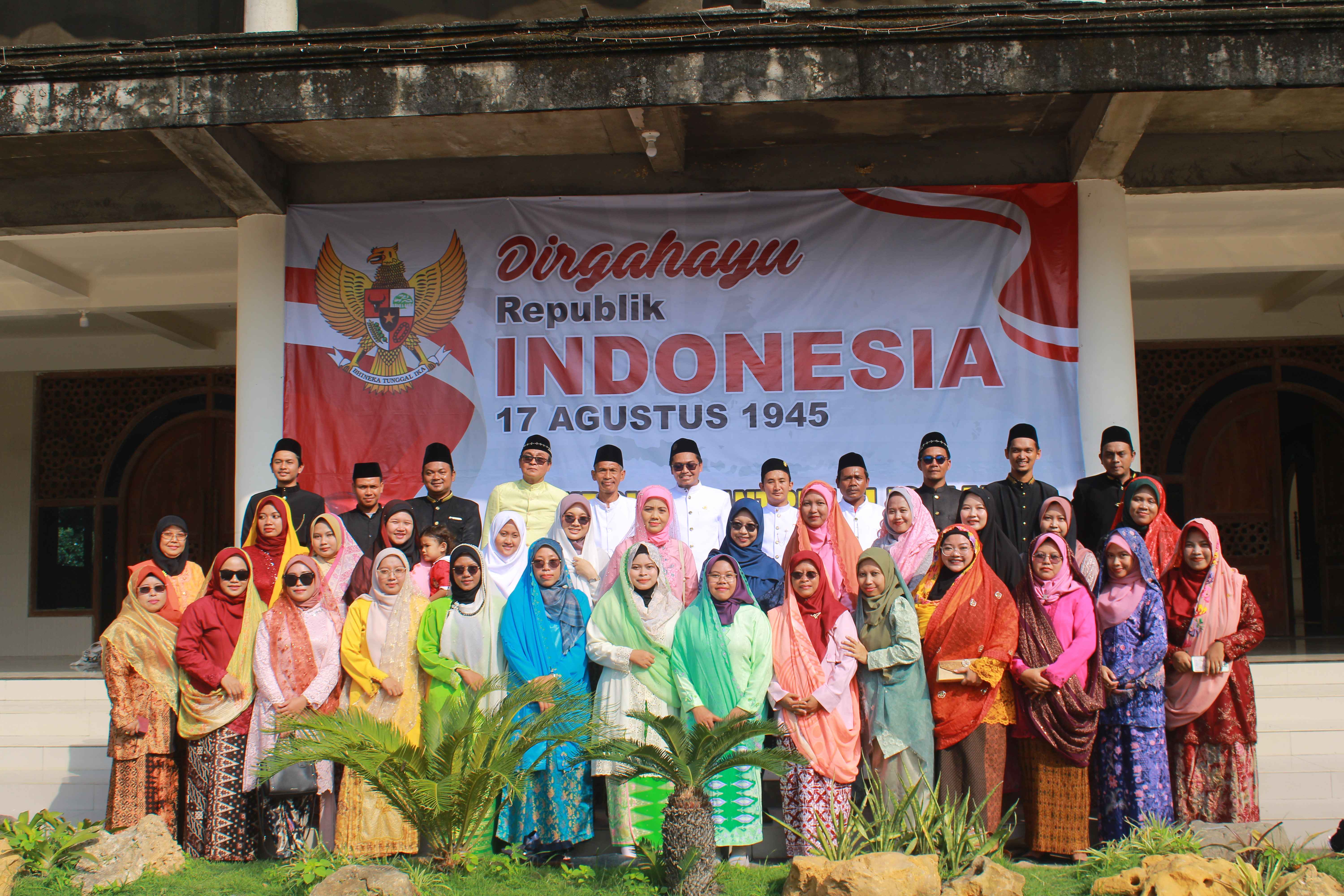 Dewan guru Pondok Pesantren Al Ishlah 