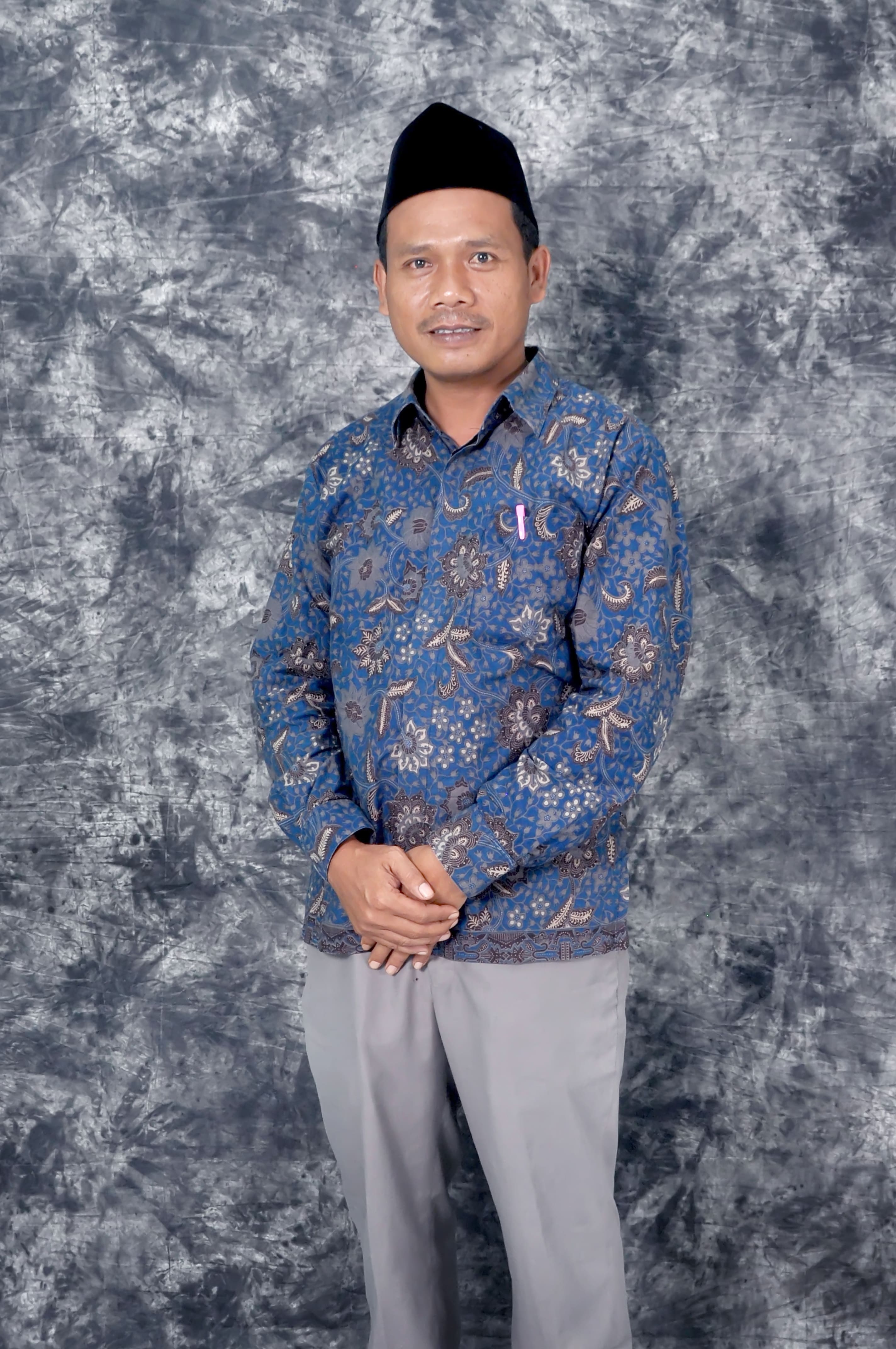 Ashhabul Lubib, S.T